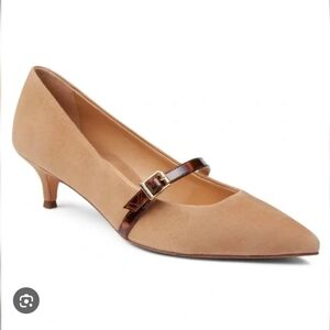 Vionic Tan Kitten Heel Pumps